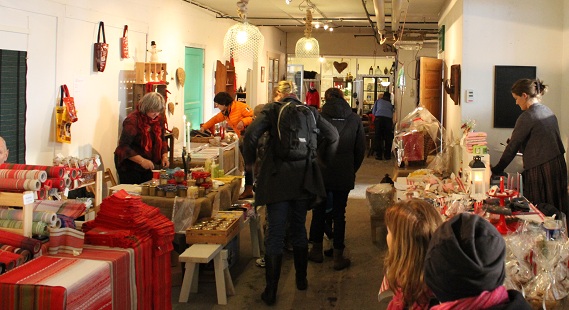 Julmarknad i Ladan &Ouml;råker (arkivbild från 2012).