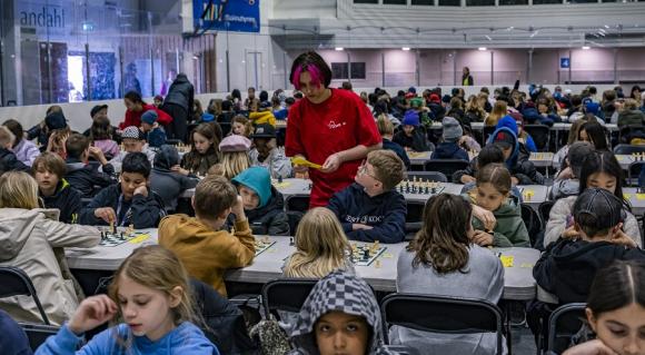 Schackfyran är lika mycket ett socialt projekt som en tävling. Alla i klassen bidrar till resultatet, så det gäller att så stor andel av klassen som möjligt deltar. Kärnan i tävlingens värdegrund är nämligen att alla är viktiga!