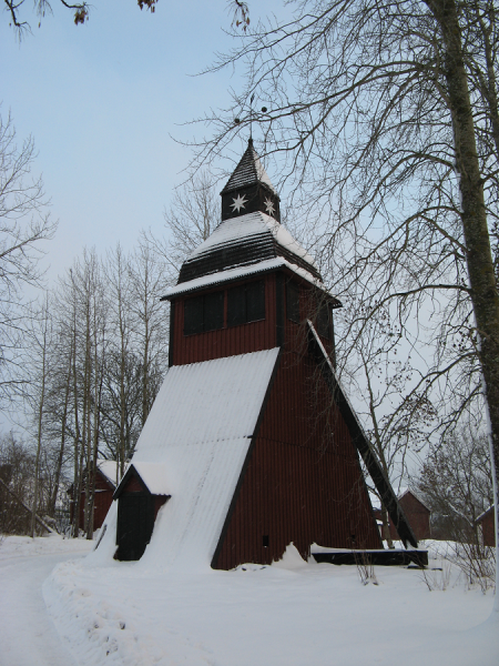 Klockstapeln vid Håbo-Tibble kyrka