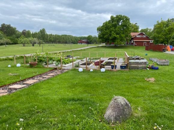 Köksträdgården är ett uppskattat nytillskott i trädgården.