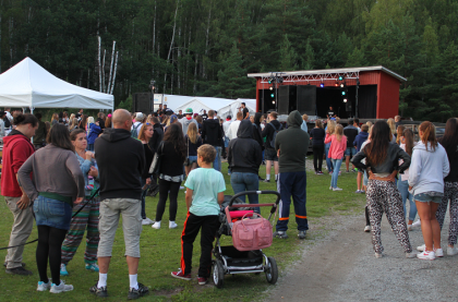 Upplands-Bro Festivalen lockade publik i blandade åldrar. Otroligt talangfulla och närodlade artister blandat med mer välkända artister gjorde att det blev en spännande mix som uppskattades av alla.